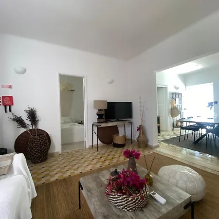 Semesterbostad Tamissa *